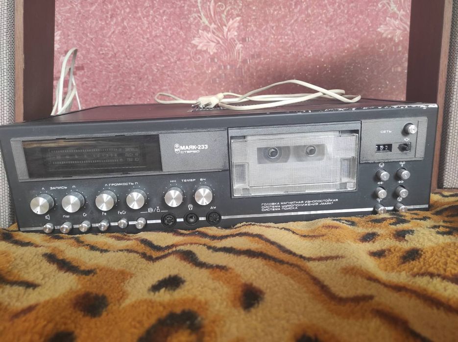 Кассетный магнитофон "Маяк 233"