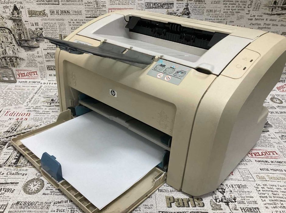 Надежный лазерный принтер HP  1018. Гарантия от магазина.