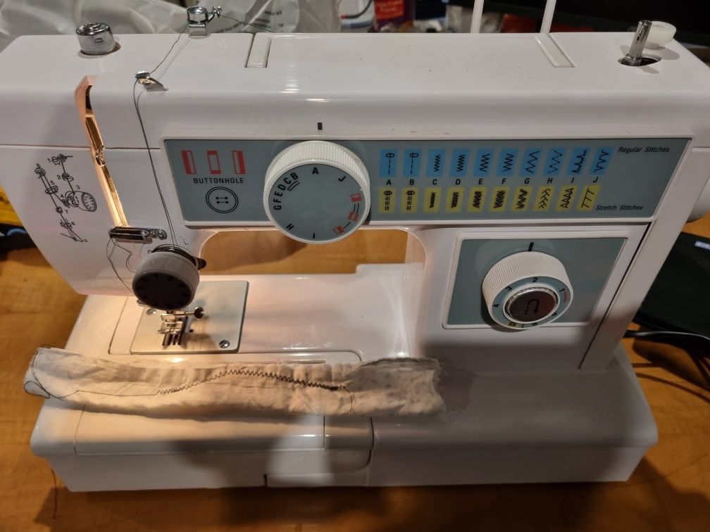 Maszyna do szycia FY811 Feiyue / Primera / Yamata / Tesco - uszkodzona