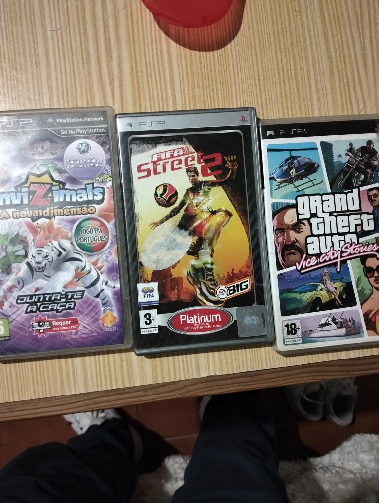 Vendo jogos PSP portátil