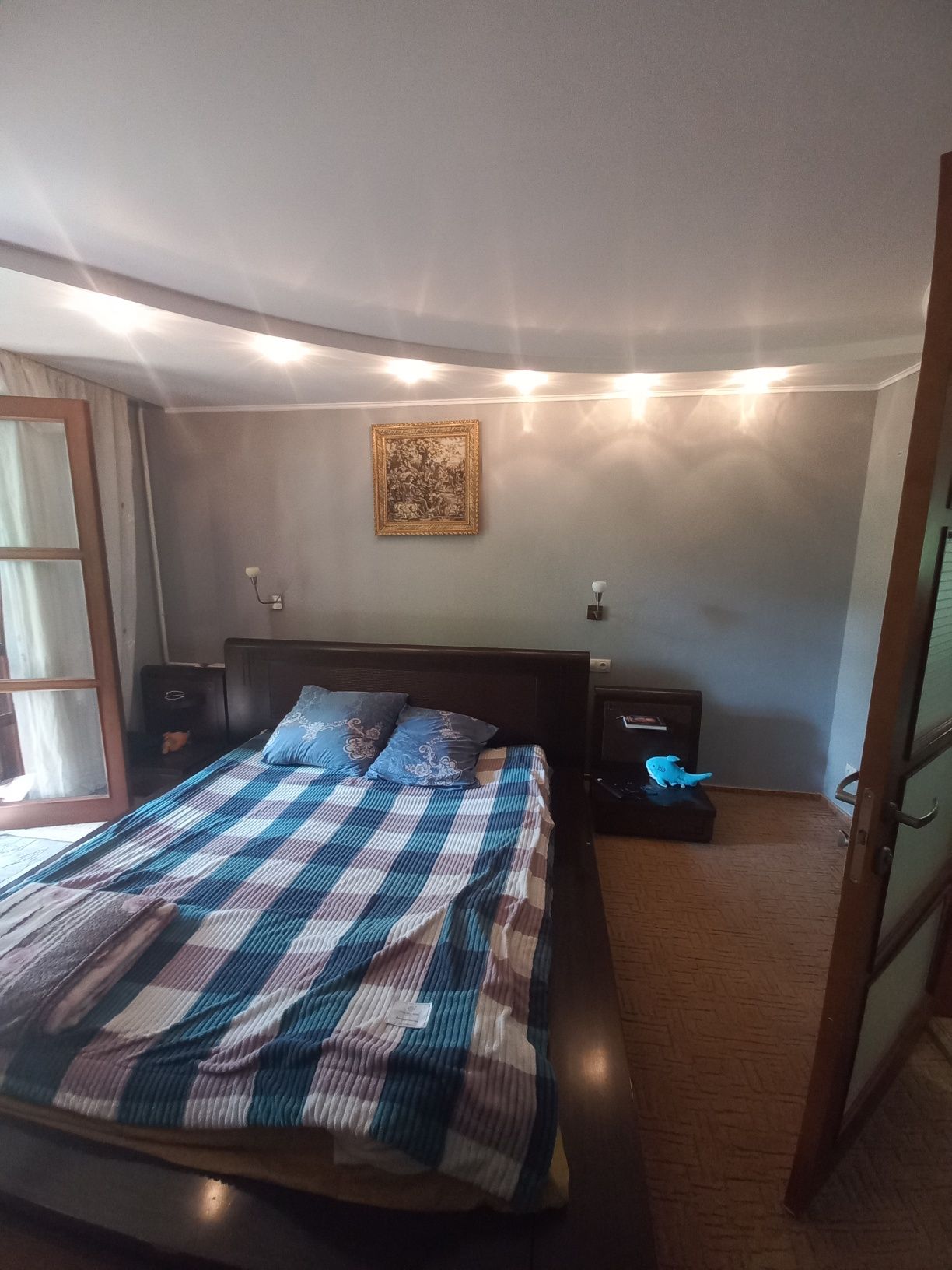 Продам 3к кв., 100 кв.м. ,23 Августа, пр. Науки, м. Ботанический сад,