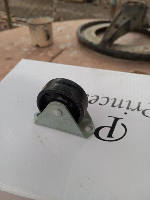 Ролік мебельний в.50мм.