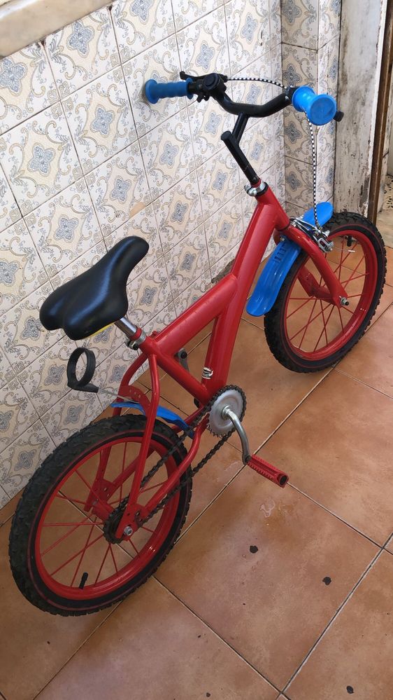 Oportunidade bicicleta de criança