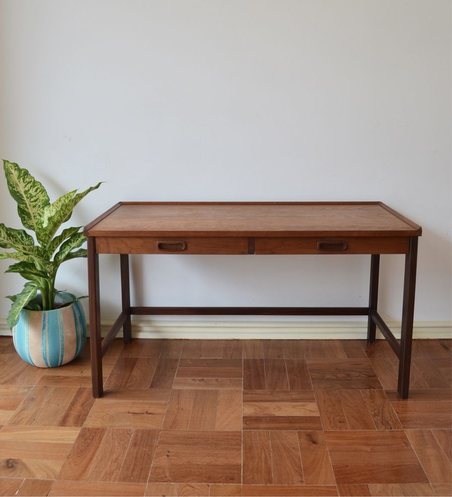 Mesa de sala / consola baixa vintage