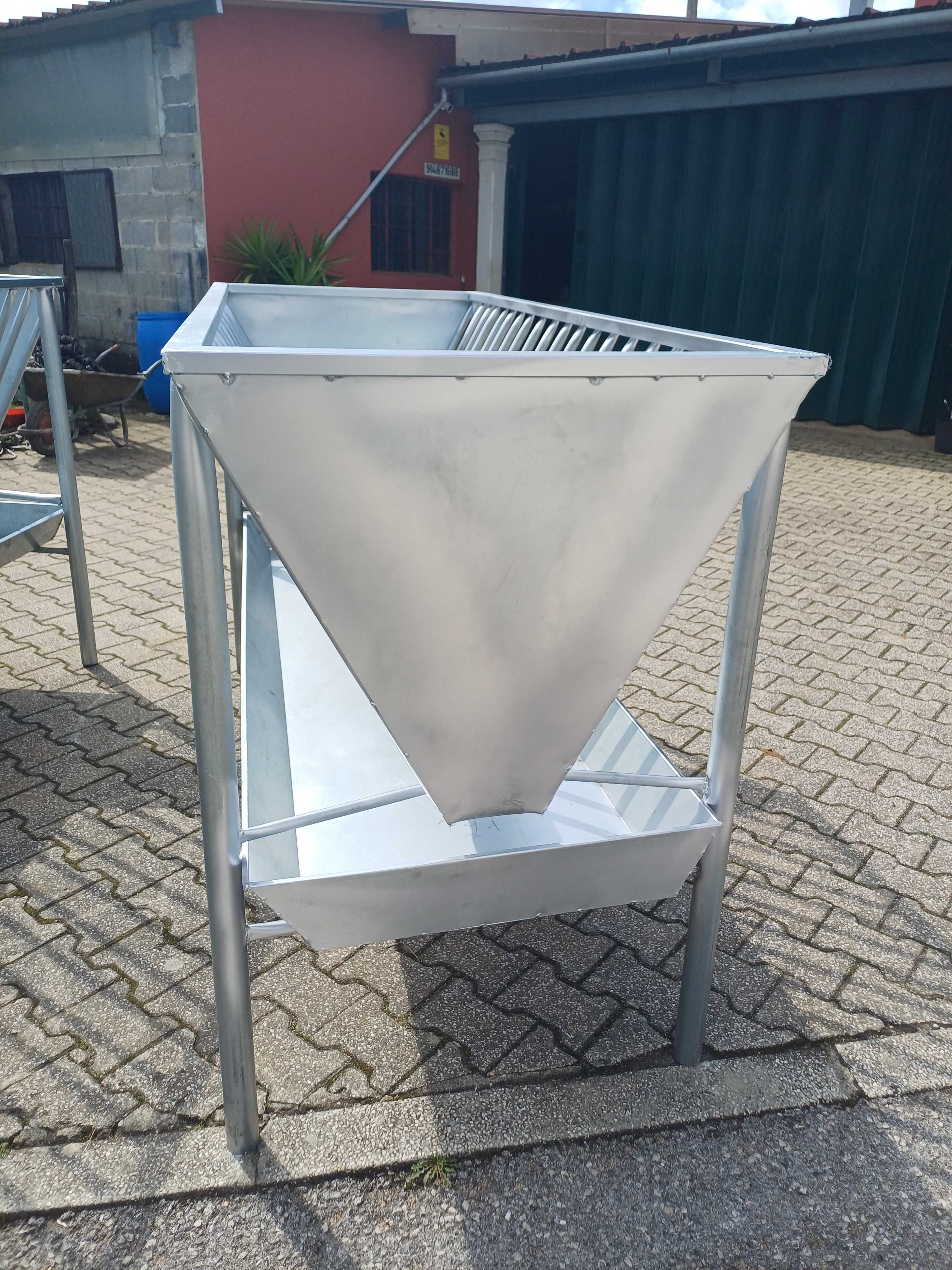 Manjedouras de 2m e 1.5m