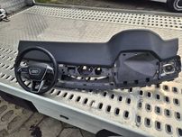 Deska rozdzielcza , konsola z poduszkami Audi A6 C8 4K