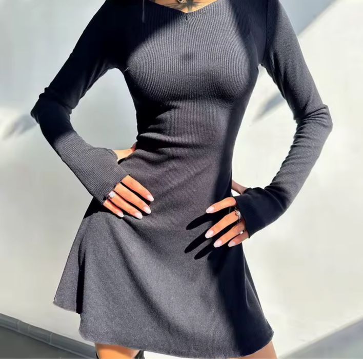 Чорна сукня коротка