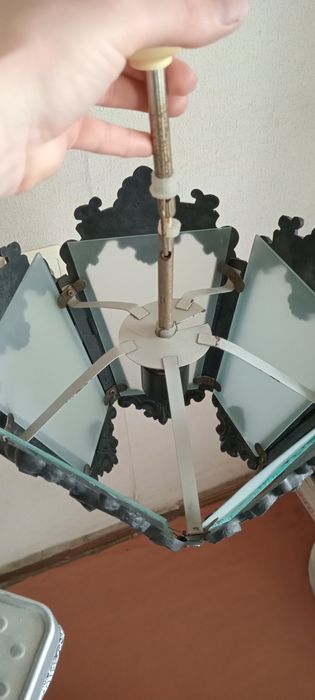 Люстра ( пластик стекло)