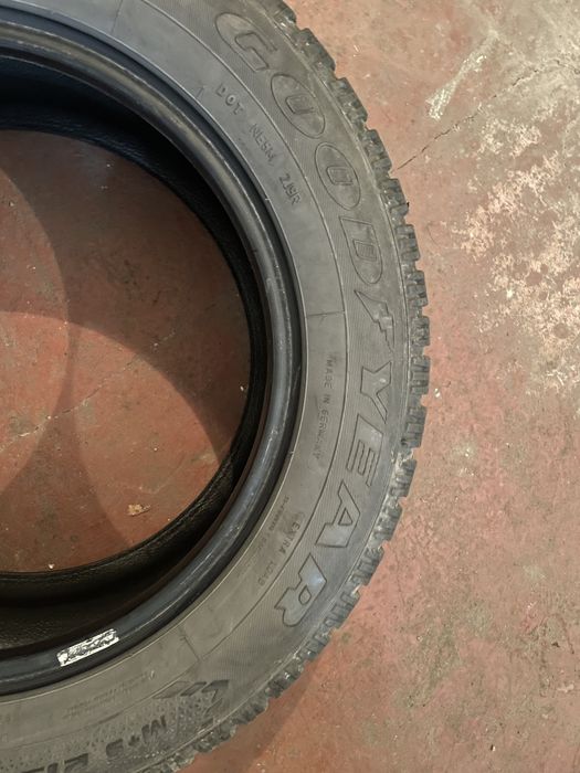 Колеса/покришки GOODYEAR ultra grip 215/60/16