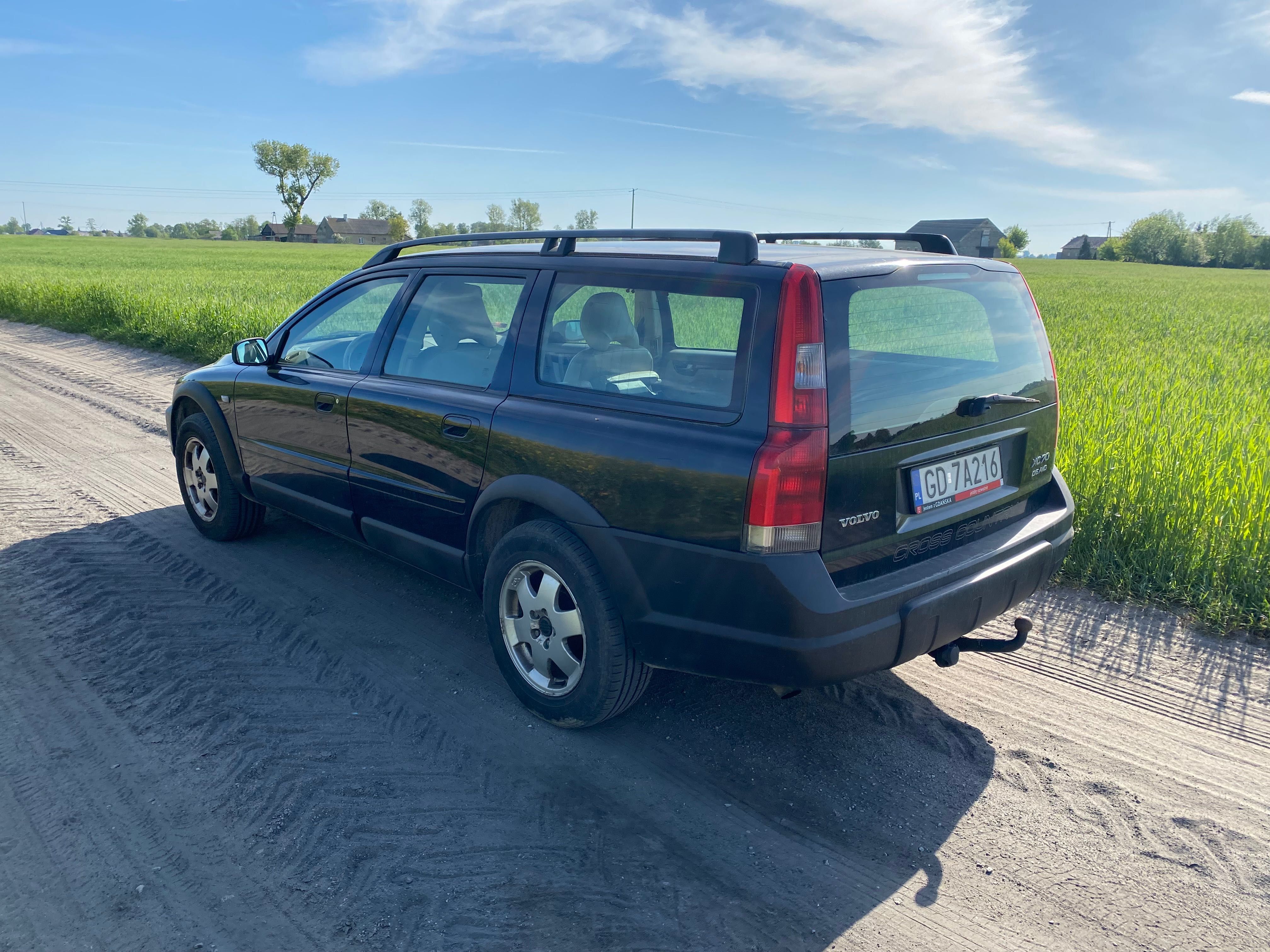 Volvo XC70 uszkodzony