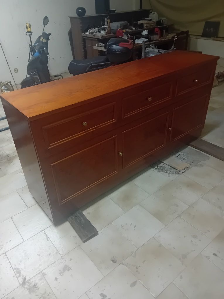 Movel Grande cama em muito bom estado geral