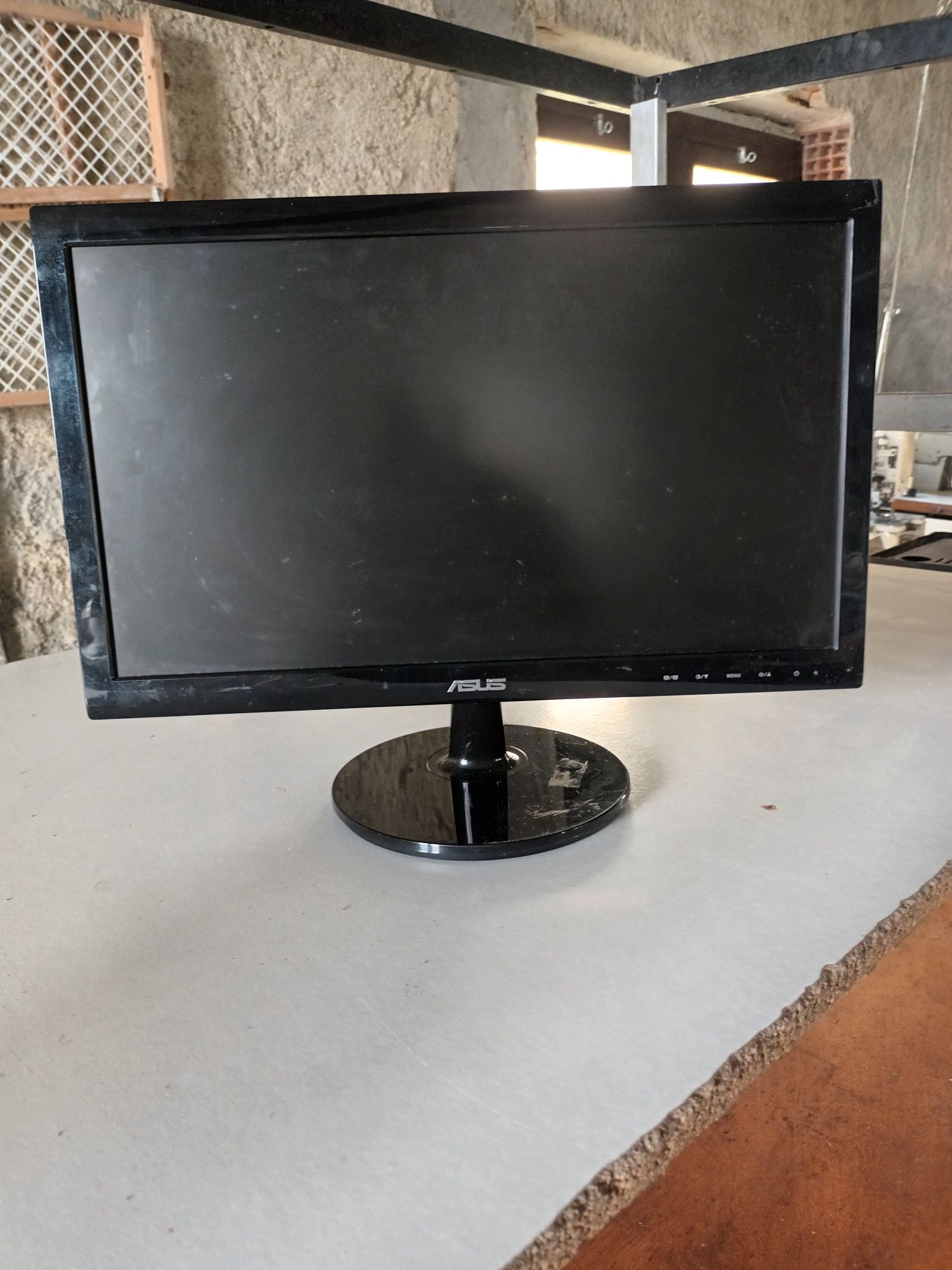 Ecrã de PC Asus com pouco uso