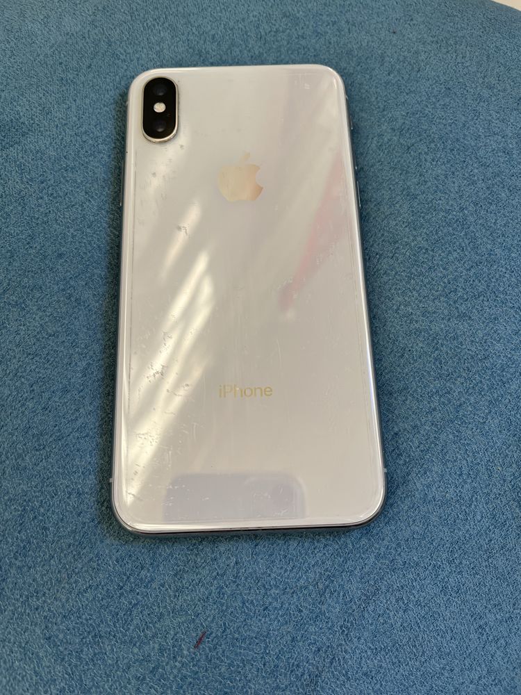 Продаю IPhone X на 64 Гб