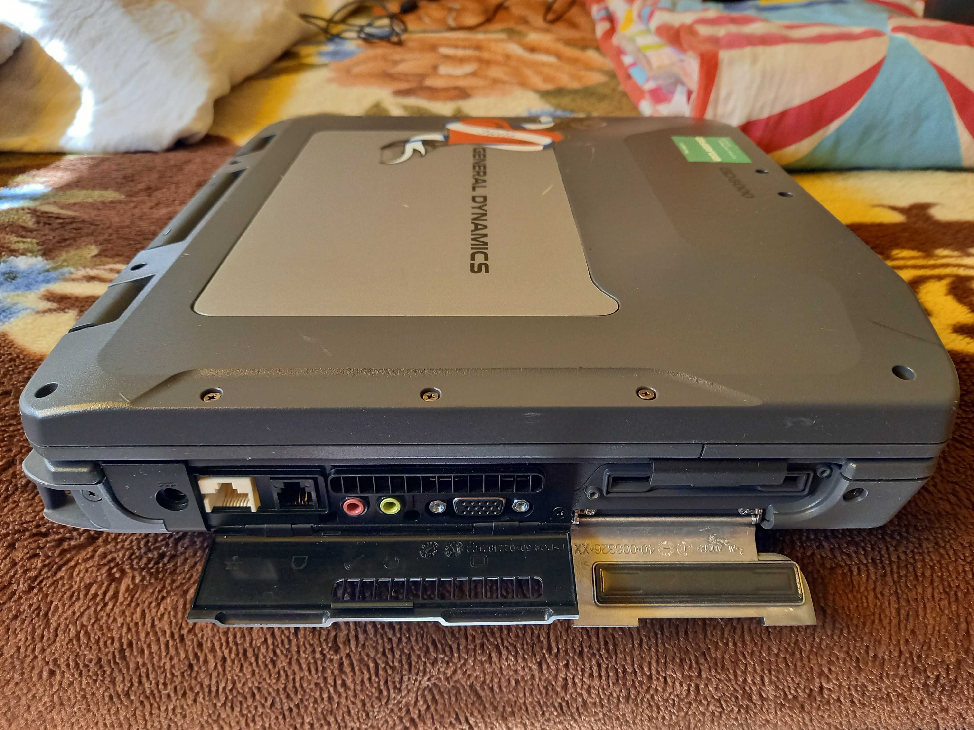 Laptop wojskowy General Dynamics GD 8000 Unix / Windows super stan