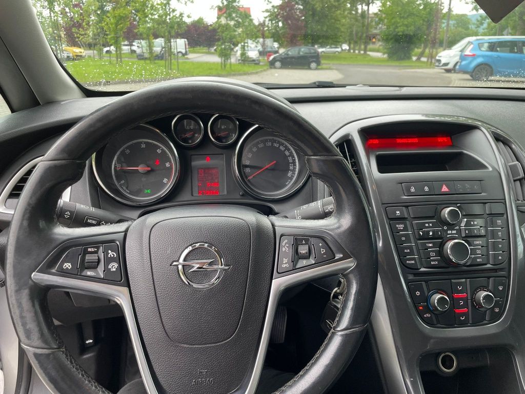 Opel Astra J  2.0 2011 R