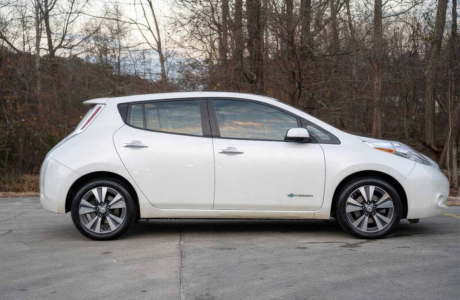 2015 Nissan LEAF SL