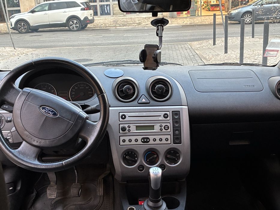 FORD FIESTA 1.2 gasolina