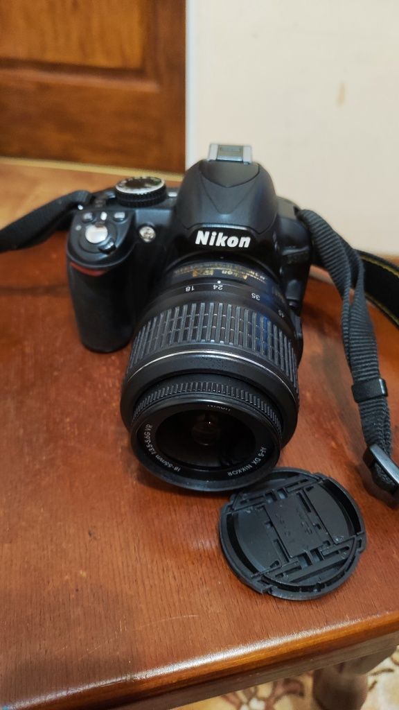 зеркальний фотоаппарат Nicon D3100