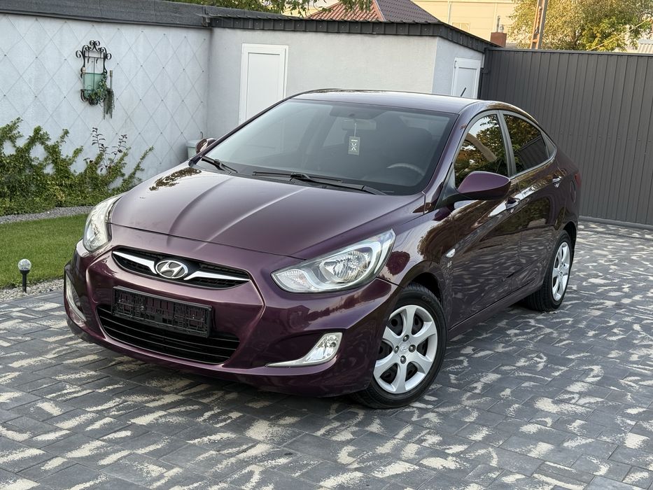 Hundai Accenr 2011  газ/бенз Автомат