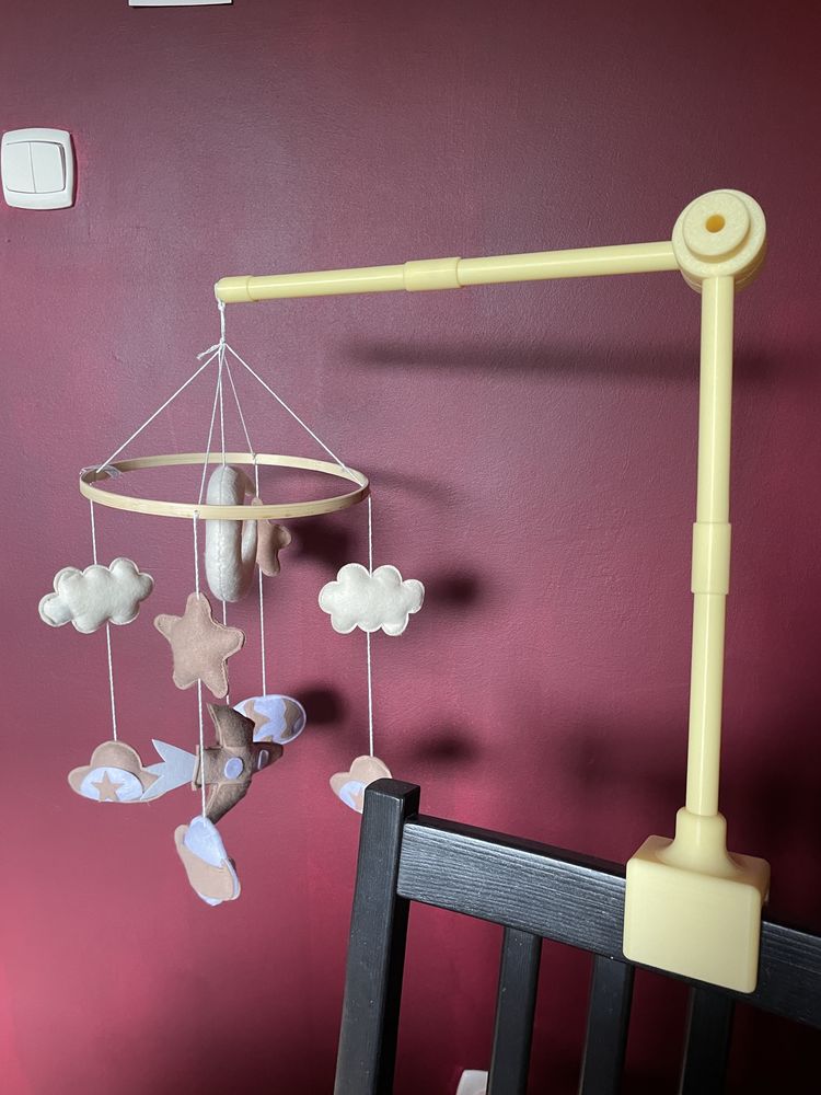 Regulowane ramię do karuzeli nad łóżeczko (baby mobile)