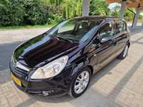 Opel Corsa D 1.4 Benzyna Cosmo Klimatyzacja Nowe Opony Hak Isofix
