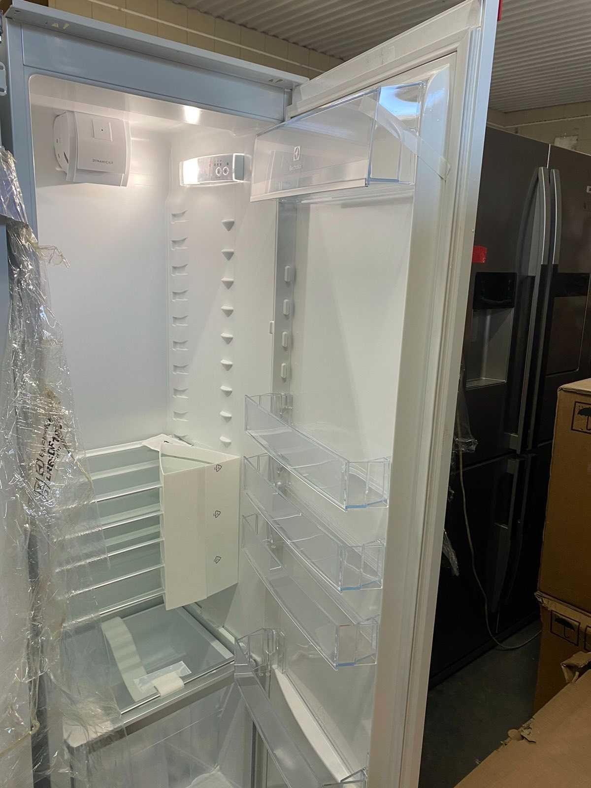 НОВИЙ Холодильник ELECTROLUX вбудований встраиваёмый Італія 2022 рік