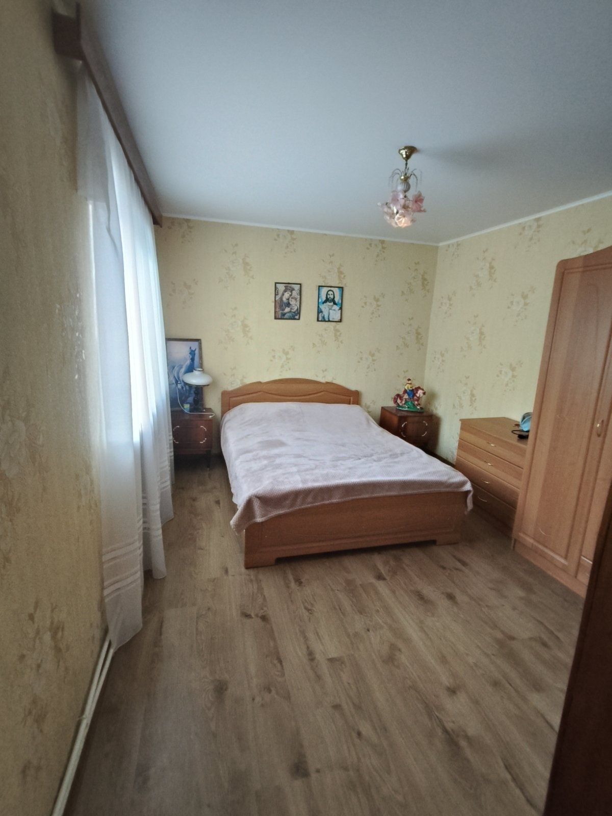 Продам пів будинку