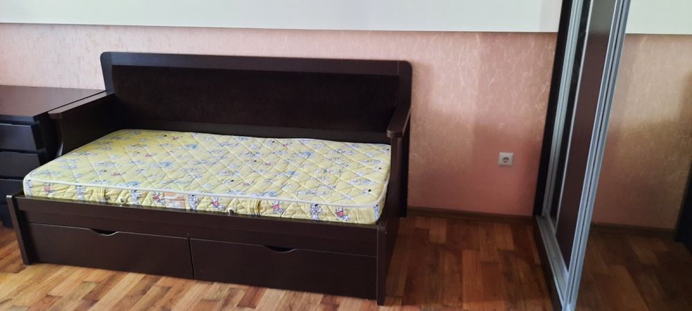 Кравать  детская , подрасковая