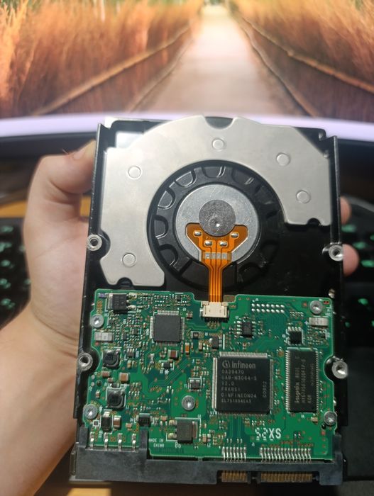 Продам жорсткий диск hdd на 1 tb