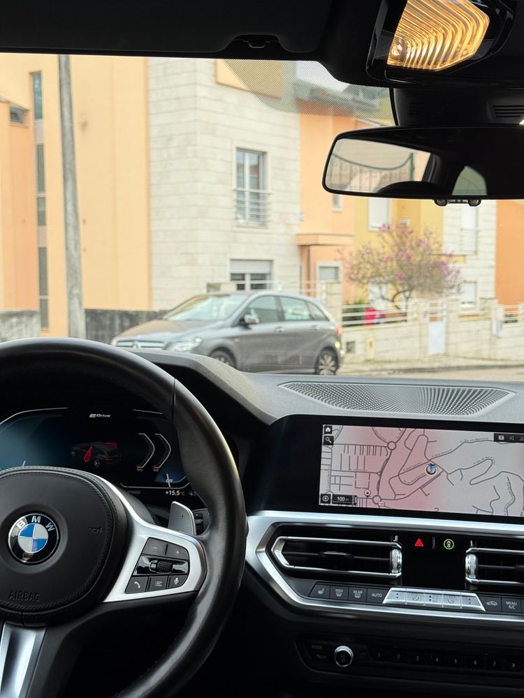 BMW 330e Touring G21 - M Performance