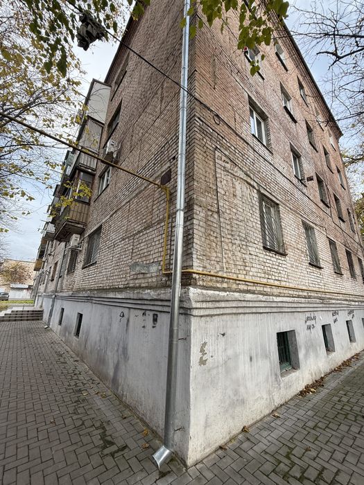 Продаю дві кімнати в гуртожитку Колос