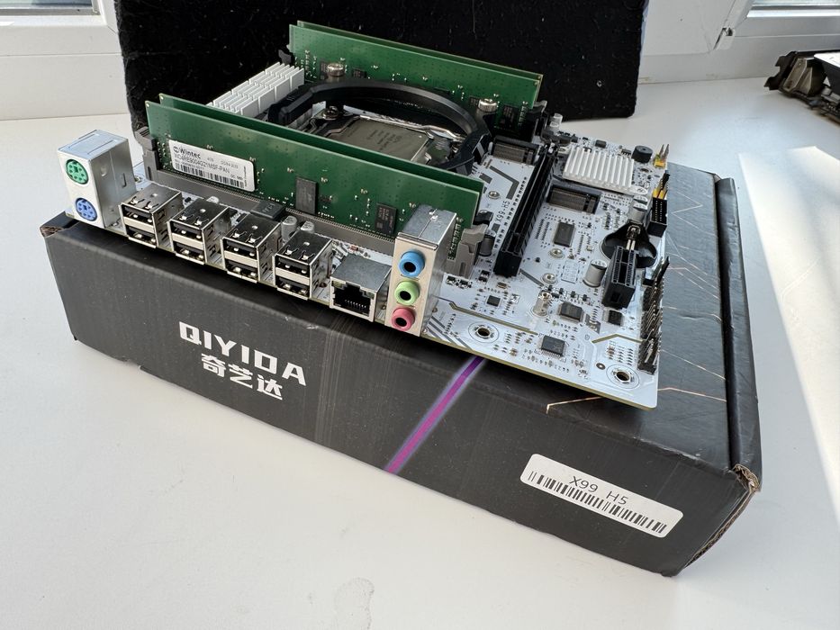 Коплект материнка 2011V3