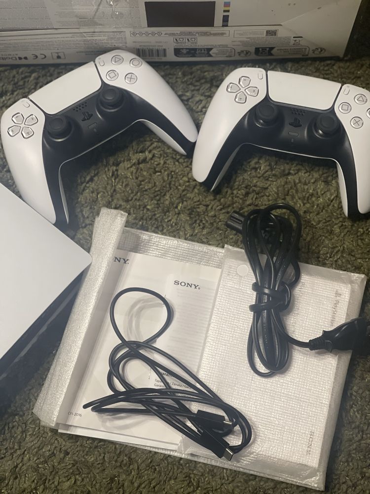 Sony PS5 digital 2024 ігрова ппиставка консоль 2 джостика