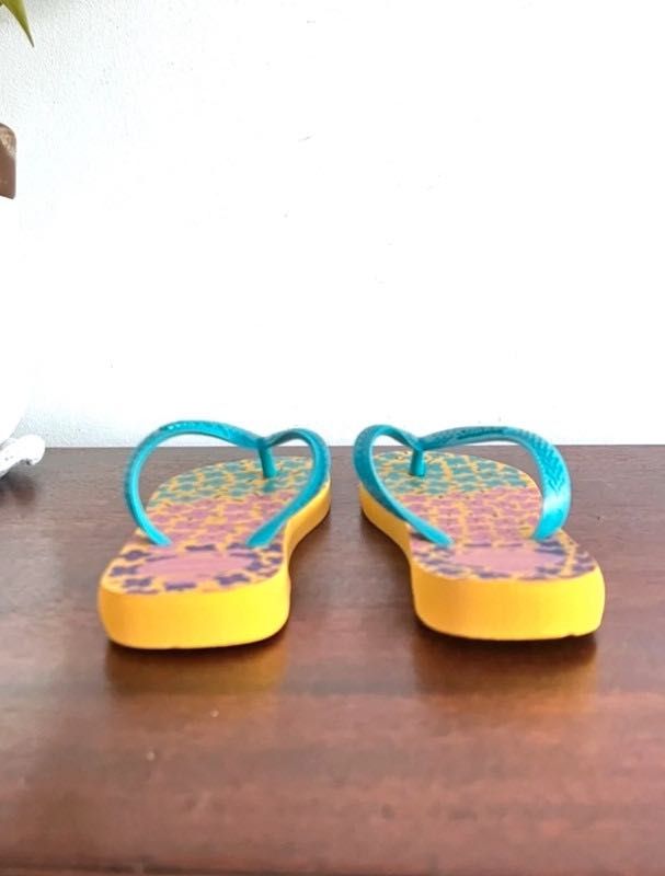 Havaianas Femininas Tamanho 33/34 Sola Amarela com Tiras Azuis