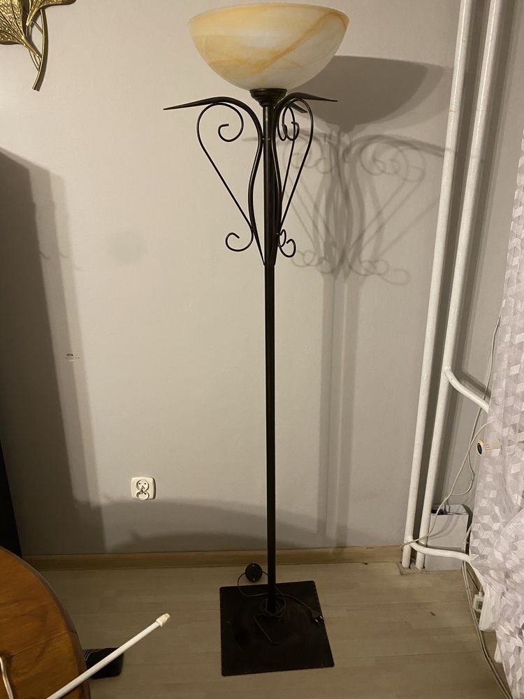 Lampa wolnistojaca