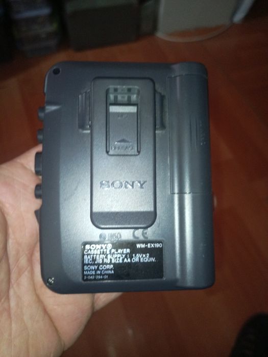 Кассетный плеер Sony, новый