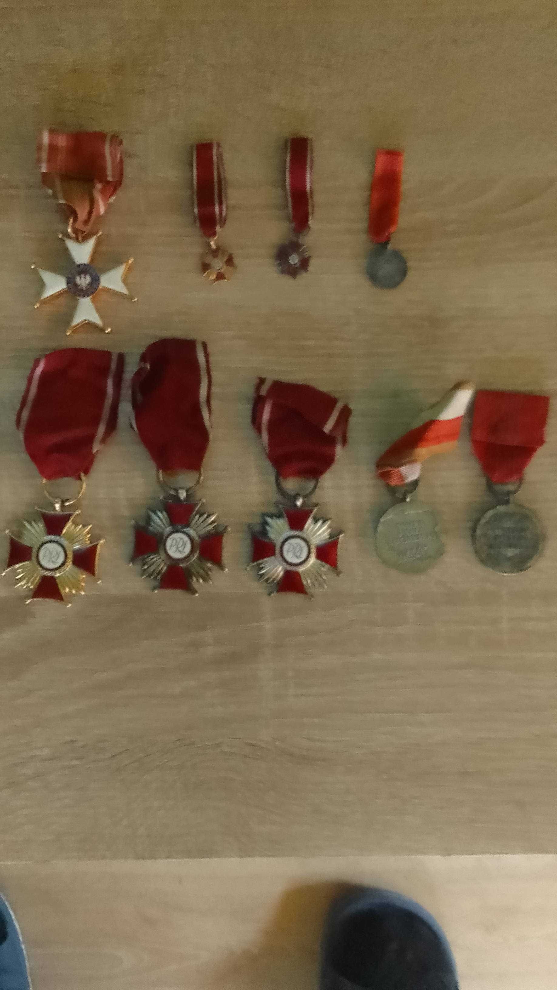 Sprzedam odznaczenia oraz monety z czasów PRL