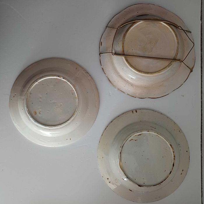 Pratos de faiança casas