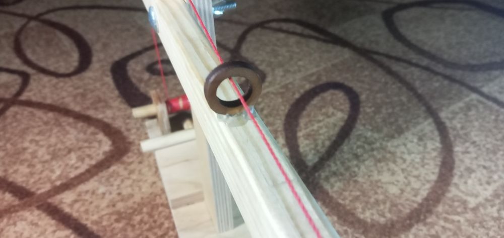 Дерев'яний кран дитяча іграшка або украшения