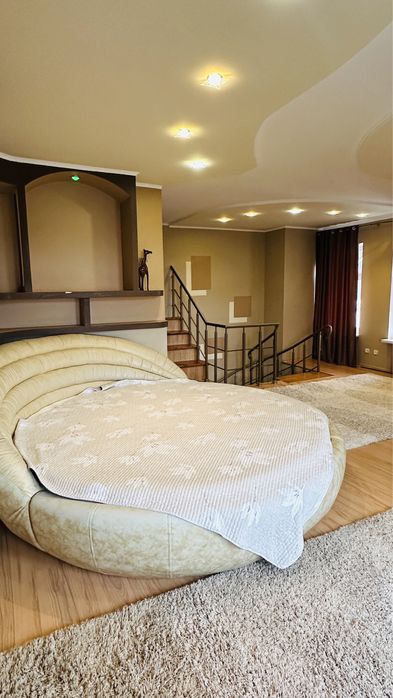 Оренда двокімнатної квартири р-н. Митниця