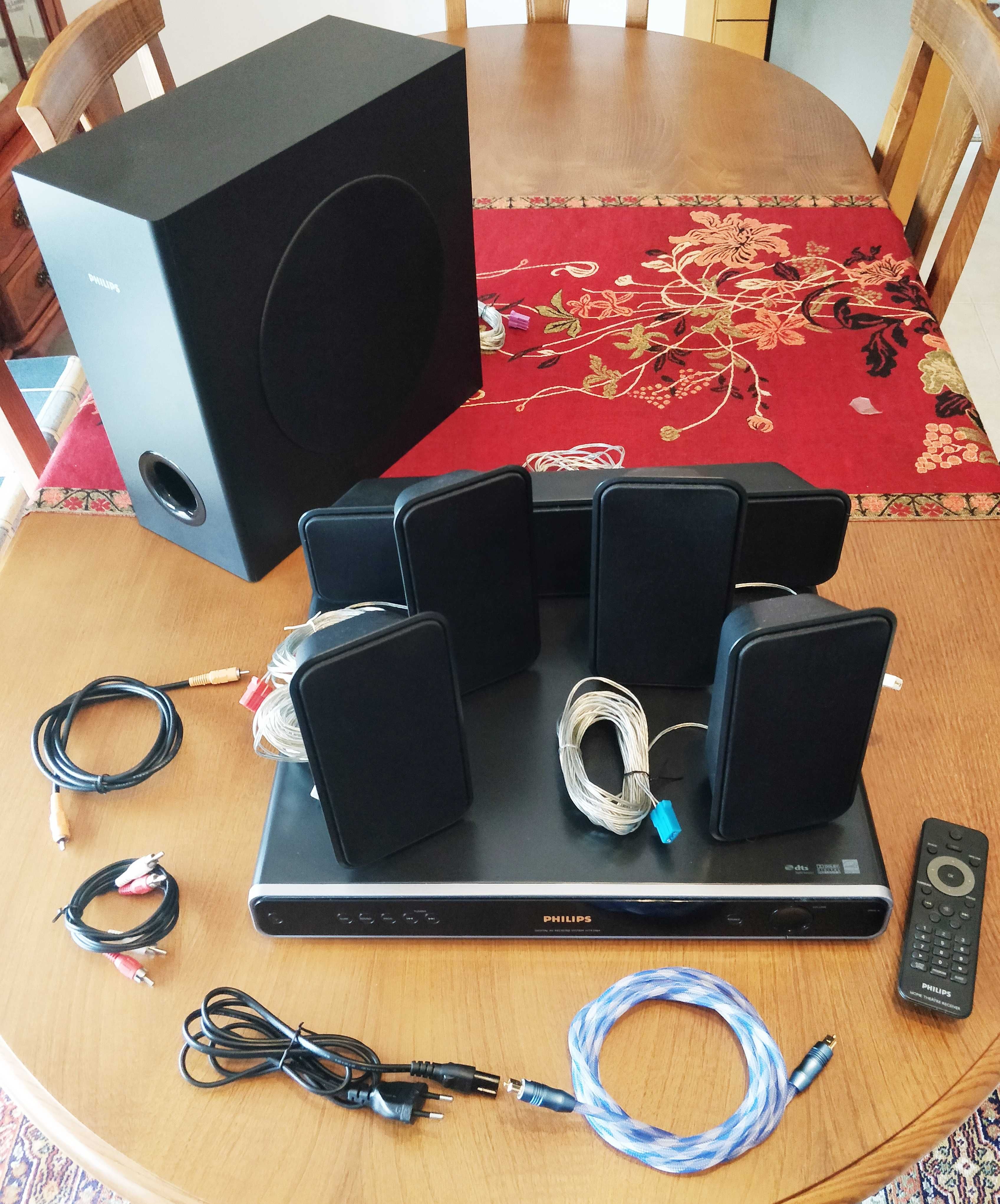 Vendo kit completo Home Cinema 5.1 com amplificador (marca Philips)