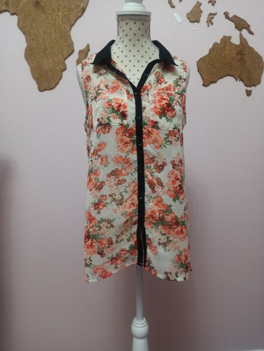 Koszula z motywem kwiatów