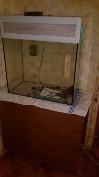 продам аквариум на 90 литров
