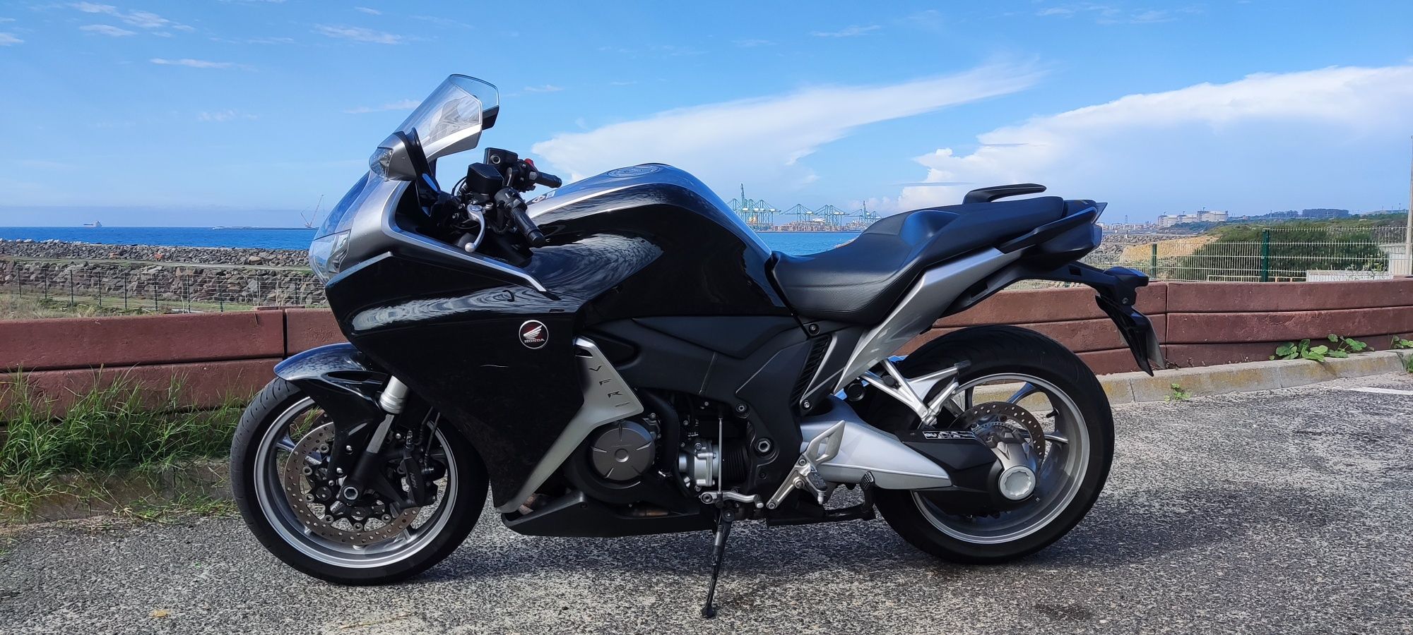 Honda VFR 1200 F (facilito até 31/07)