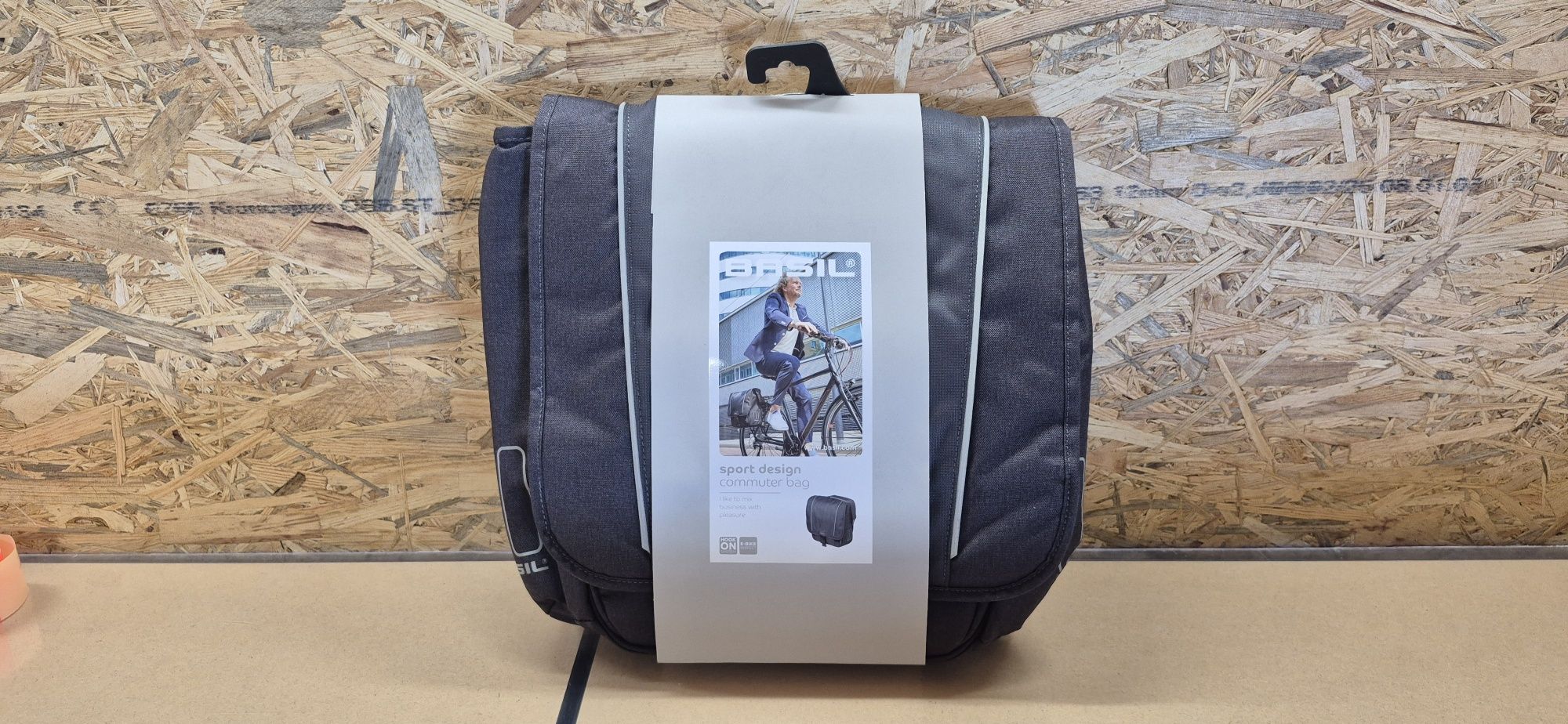 Sakwa rowerowa Basil Sport Design 18L.