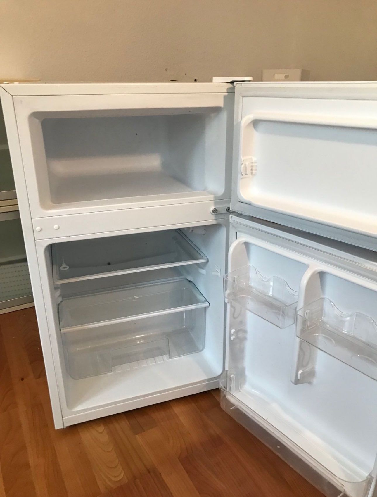 Ремонт Холодильника, ремонт холодильників, ремонт морозильних камер