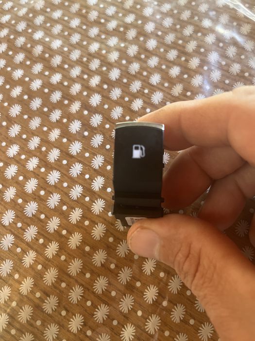 Кнопка кришки бензобаку volkswagen audi skoda seat vag Вантажівок