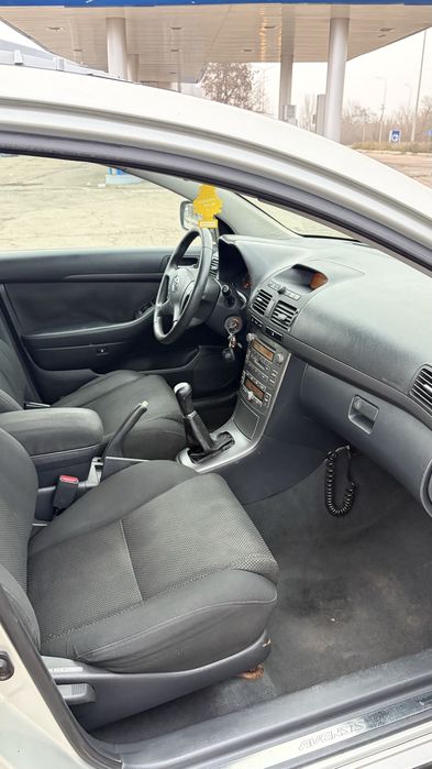 Toyota Avensis 2.0 дізель в гарному стані