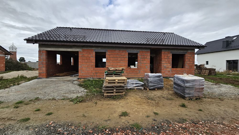 Dom jednorodzinny stan surowy 114,44m2 garaż taras ogrodzenie Grodków