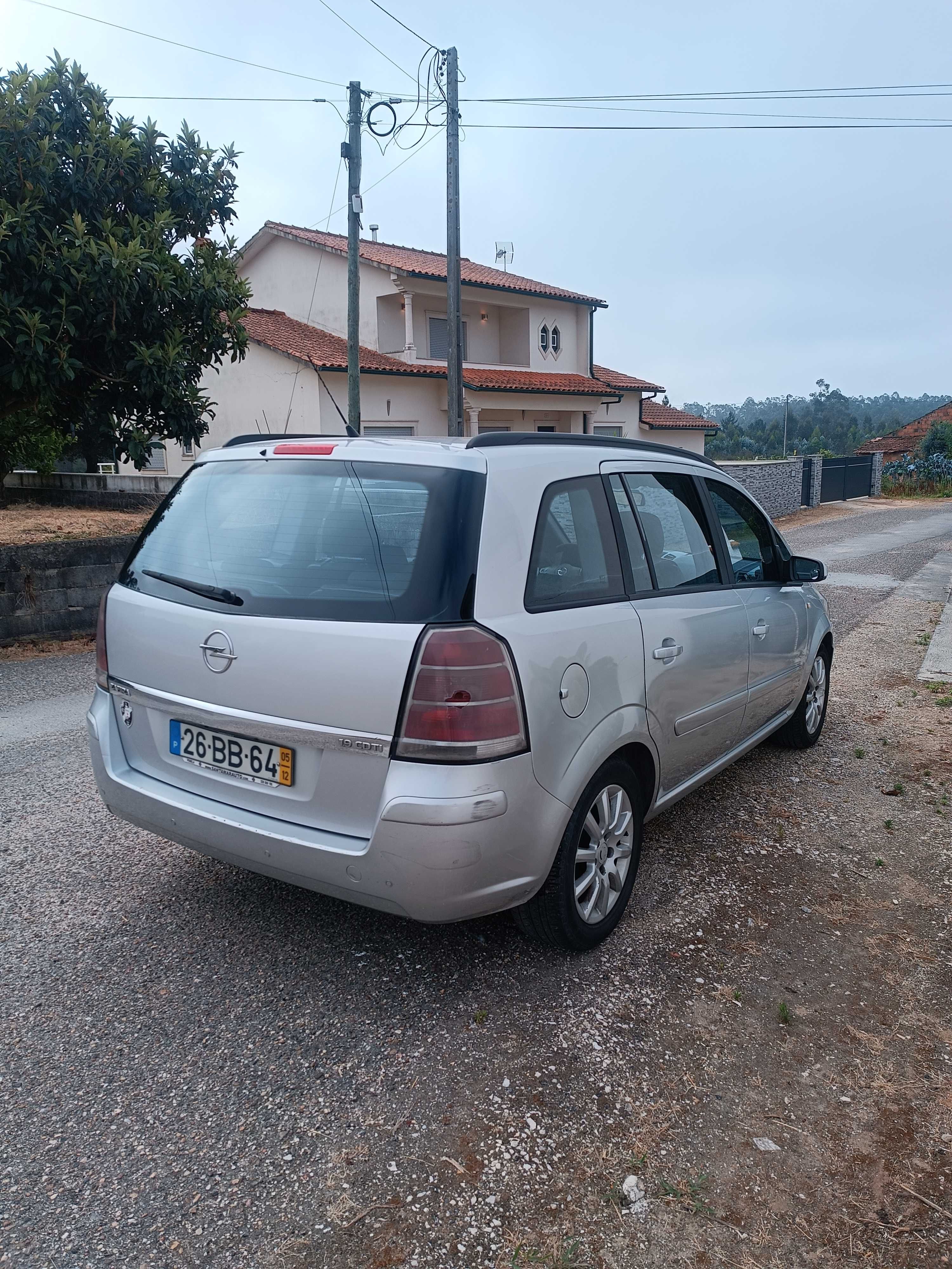 Opel Zafira CDTi 1.9 / 2005 / 7 Lugares | Económica | Espaçosa | €2000